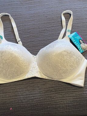 Vanity Fair Flattering Lift Full-Figure Wire Free White Bra 71262 Size 42C